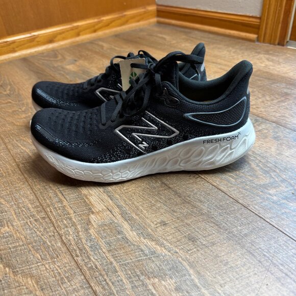 NEW Women's Sz 12 2A New Balance Fresh Foam X 1080v12, Black/White running - Picture 9 of 10